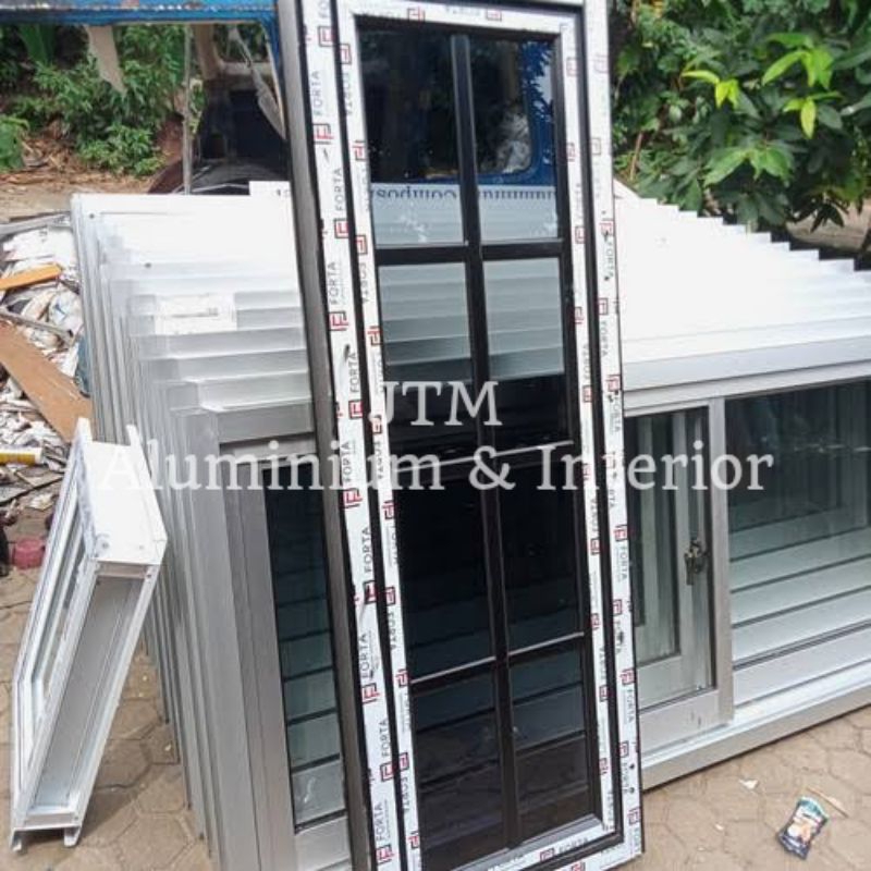 Jendela Aluminium Ornamen, jendela klasik , kombinasi ornamen