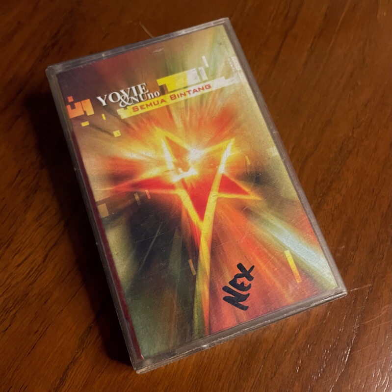 kaset pita yovie & nuno semua bintang