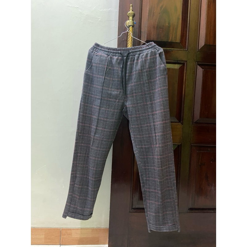 [PRELOVED] Celana Kotak-Kotak Merah