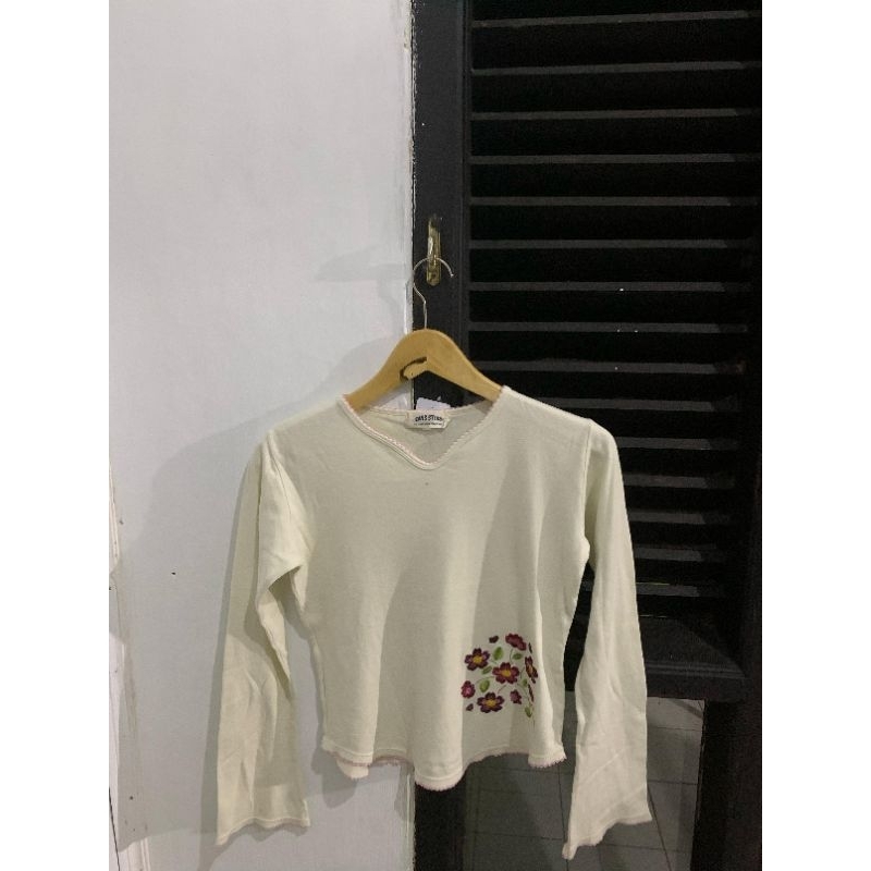 THRIFT Kaos Crop Cream Jeans Story