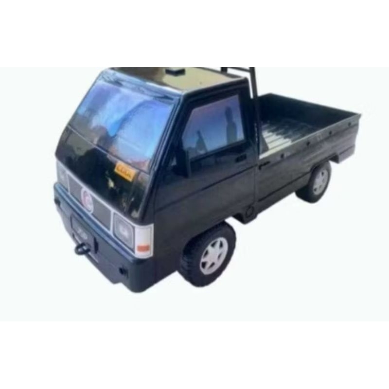 miniatur mainan mobil pick up di tarik