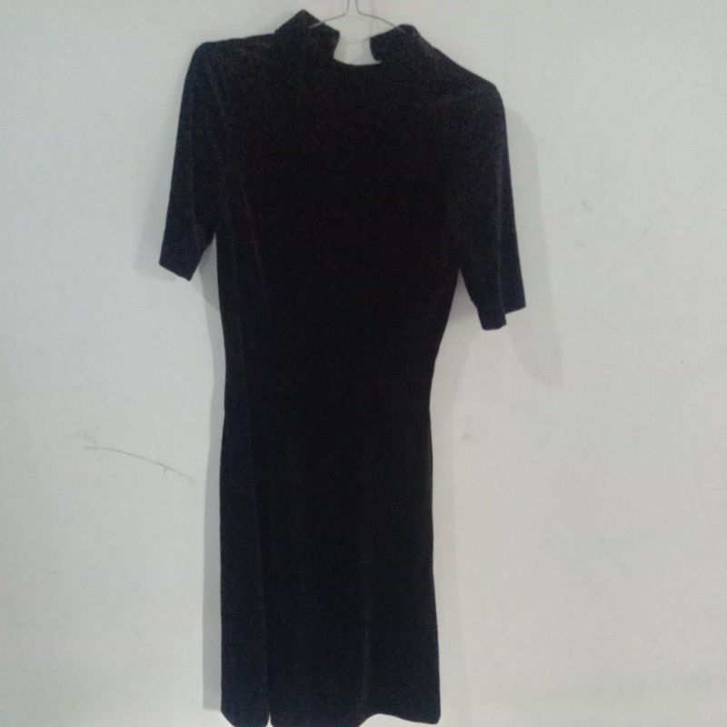 gaun pesta anak perempuan bekas