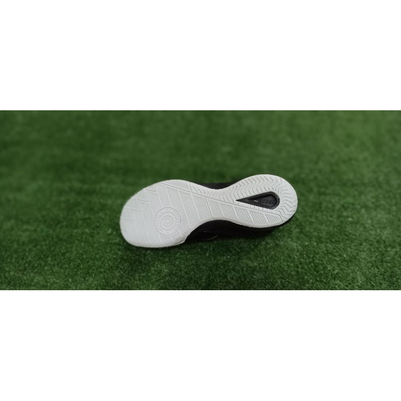 Sepatu futsal Specs Metasala Maverick