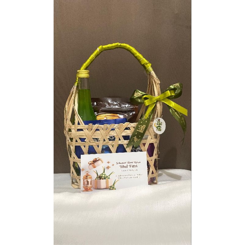 

HAMPERS ACARA COSTUME