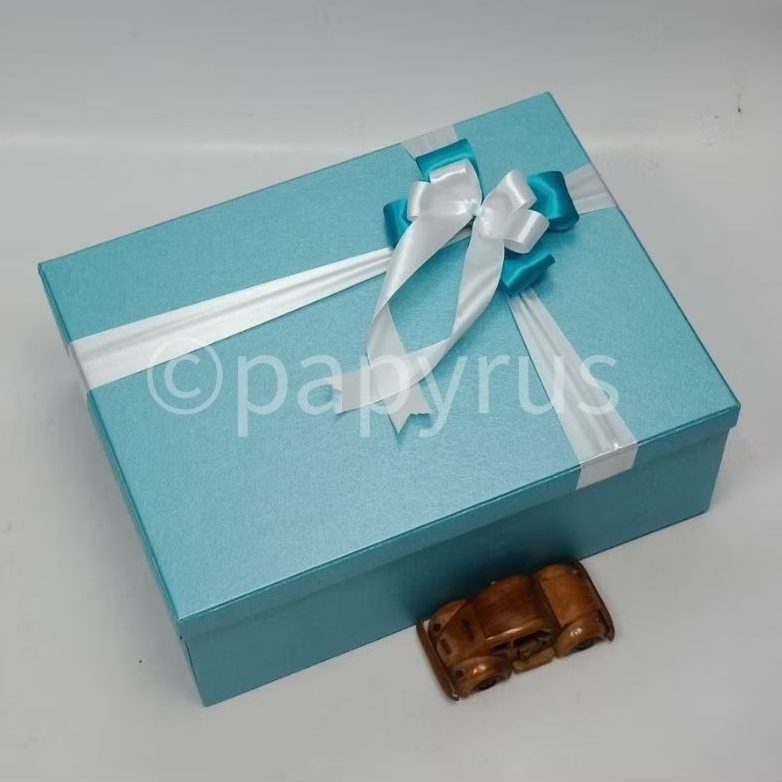 

PAPYRUS 30x40 Tinggi 15cm Kotak Kado Gift Box V3