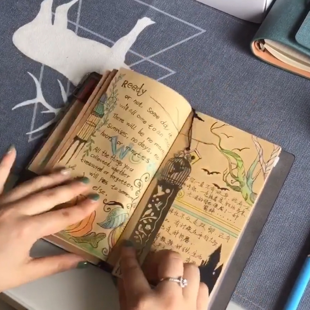 

[Whispers] [DOTDING] Buku Catatan Pegangan Kreatif A6 Termasuk Kertas Kraft + Kertas Bergaris + Tas