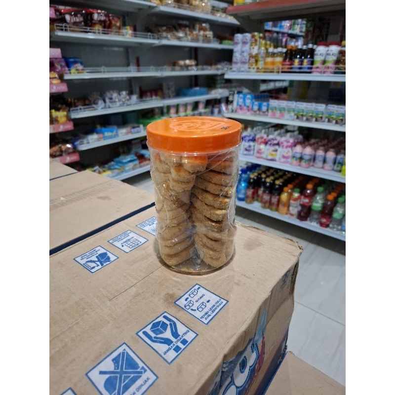 

2. produk buatan sendiri kue kacangnya