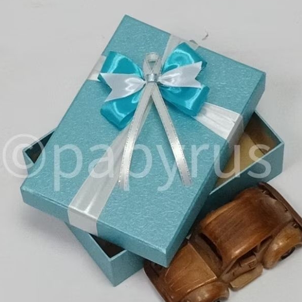 

PAPYRUS 12,5x17,5 Tinggi 5cm Kotak Kado Gift Box Hadiah V3