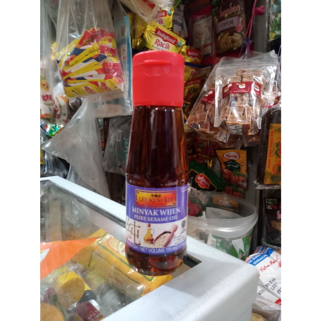 

Lee Kum Kee Sesame Oil/Minyak Wijen isi 115ml