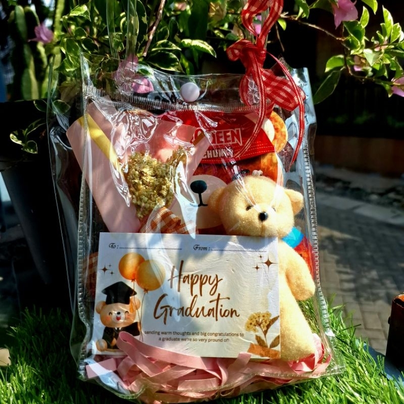 

Hijab Silverqueen Buket Hadiah Gift Hampers Wisuda Graduation Kado Ultah perpisahan Guru