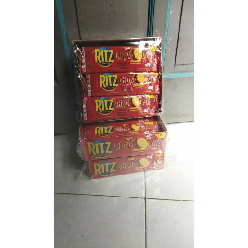 

Ritz Coklat pack isi 12