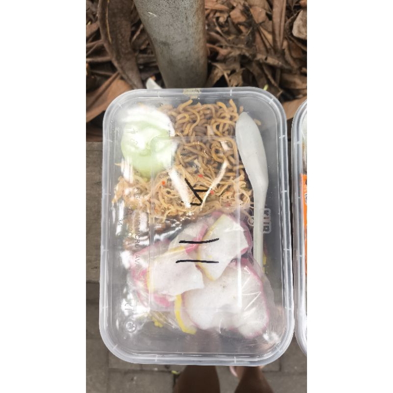 

nasi kuning ayam suir + jus 250ml