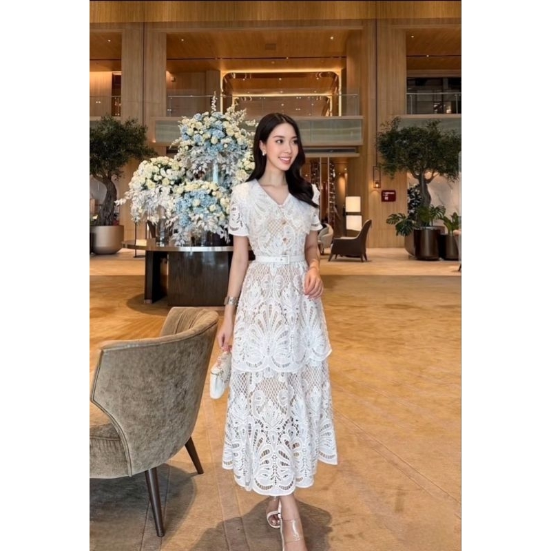 collar lace brukat brokat midi dress sister photoshoot europe paris gaun pesta wedding party outdoor