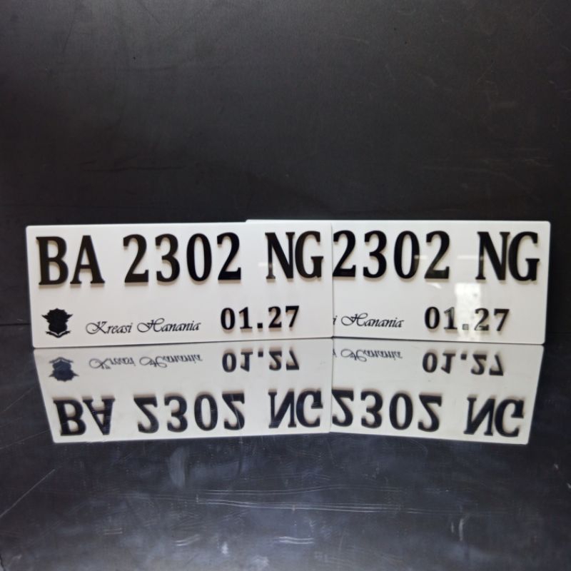 Plat nomor motor akrilik, plat nomor timbul