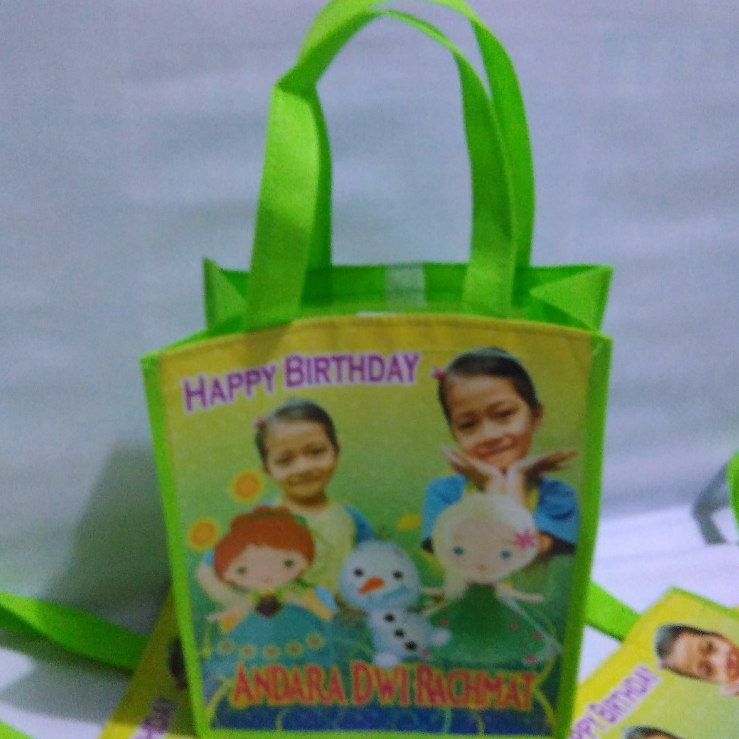 

[ 20x15x25 ] tas sponbon ultah / tas souvenir ulang tahun / goodiebag ultah / hampers / tas kartun
