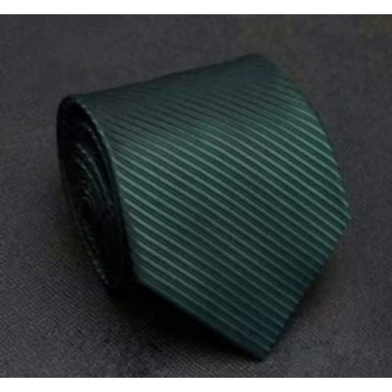 dasi panjang motif salur medium hijau botol