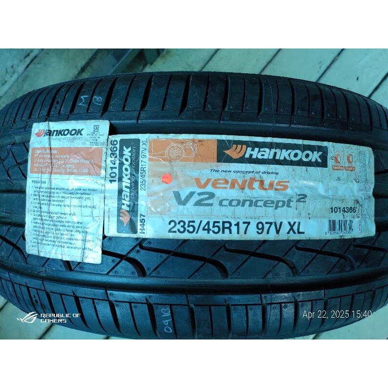 Ban Hankook Ventus V2 235/45 R17