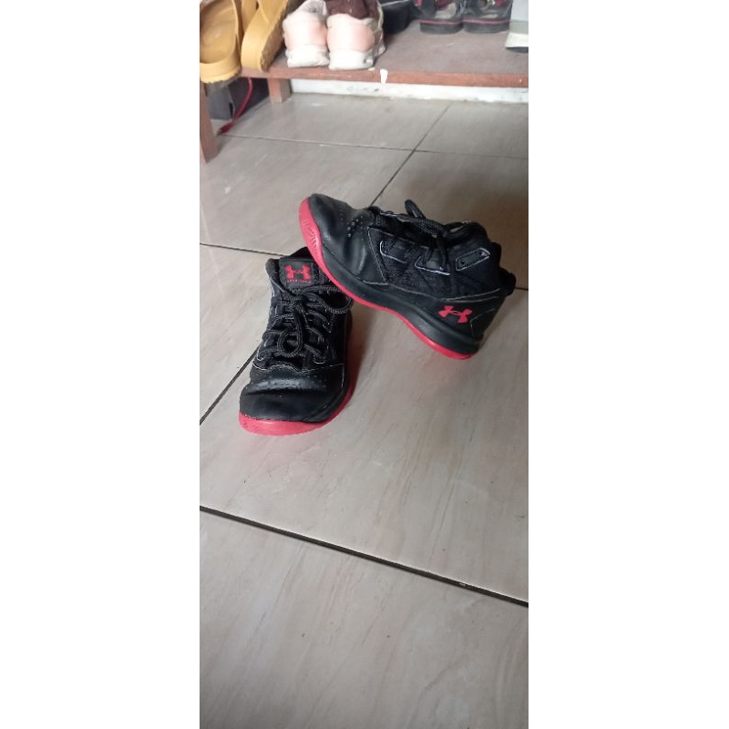 sepatu anak under amour