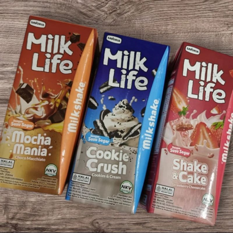 

Milk Lifebuoy Milkshake Susu UHT dengan susu segar 200 ml 1 karton isi 24 pcs
