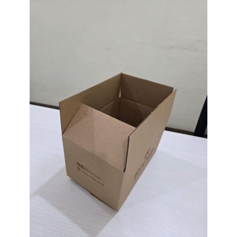 

Kardus Standar polos ukuran 13x13x5 cm