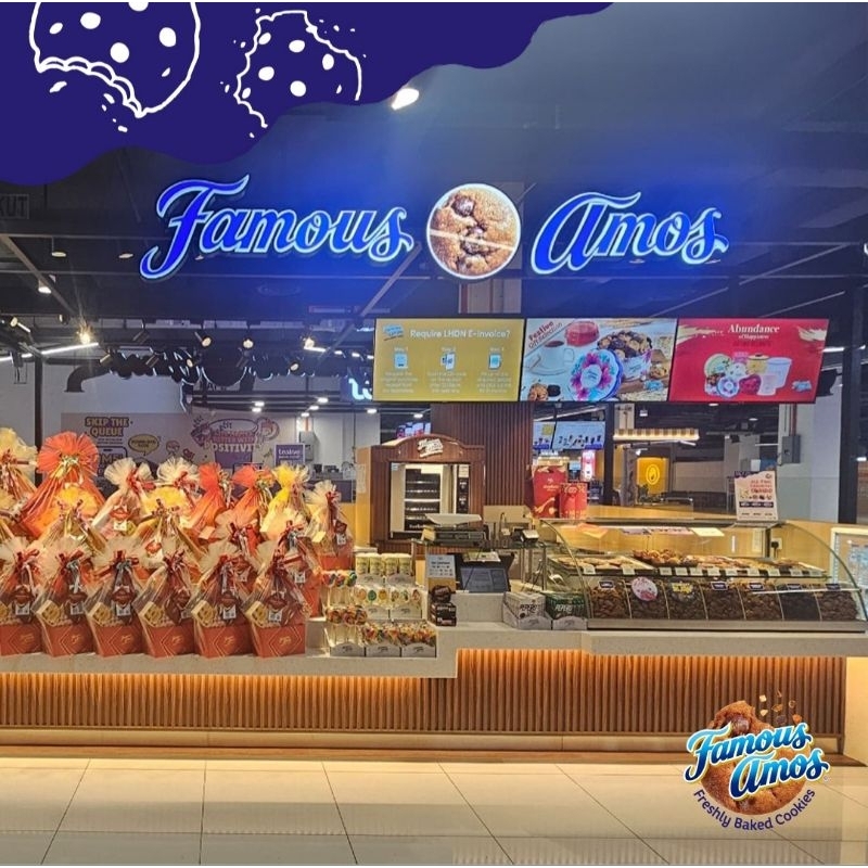 

FAMOUS AMOZ Freshly Baked Cookies