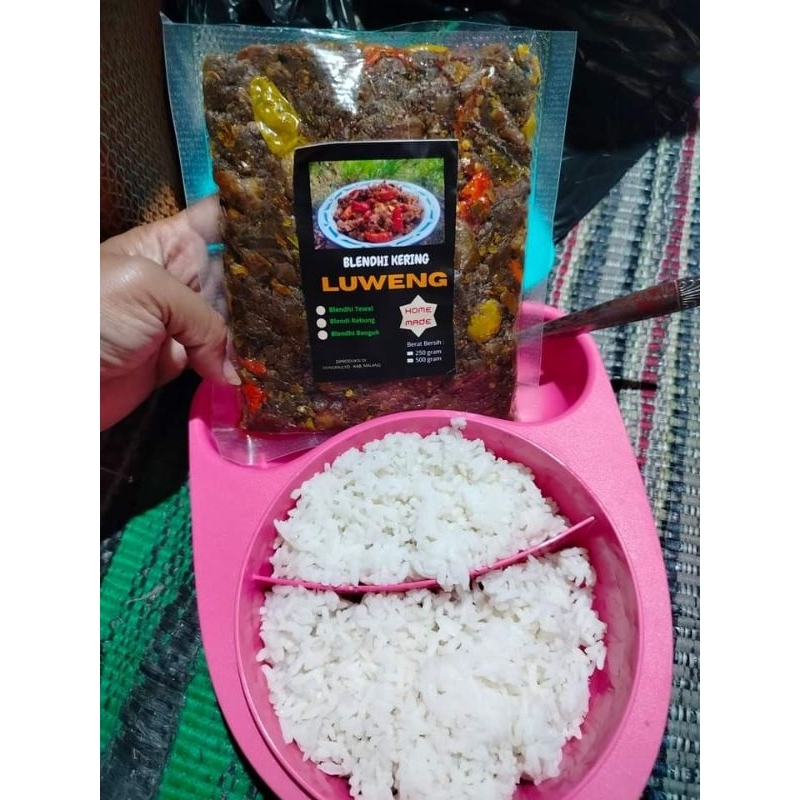 

Blendi Tewel Rebung Benguk Pedas Luweng / Makanan Siap Saji