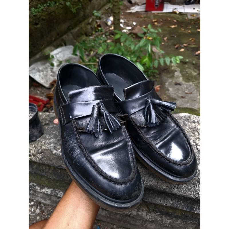 Dr. Martens Adrian Tassel