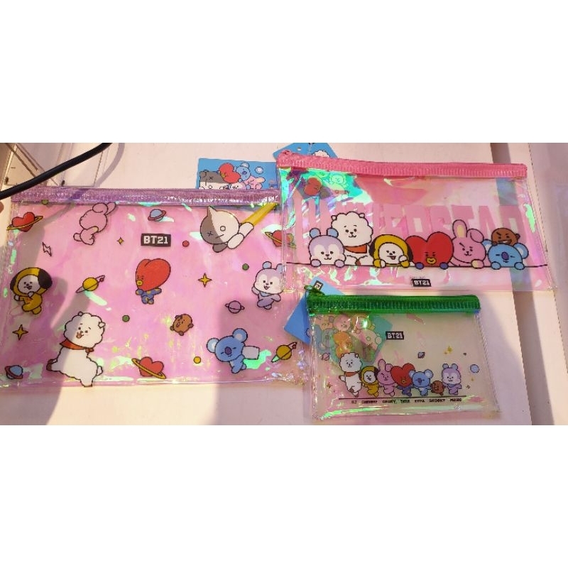

Tempat pensil pvc BT21 x Miniso
