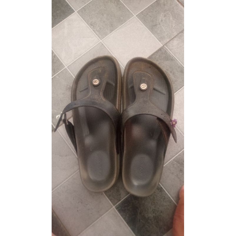 Sendal tilas perjuangan,tali dari rapia dan kain