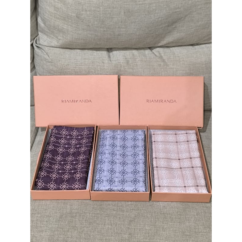RIA MIRANDA MONOGRAM SCARF (new)