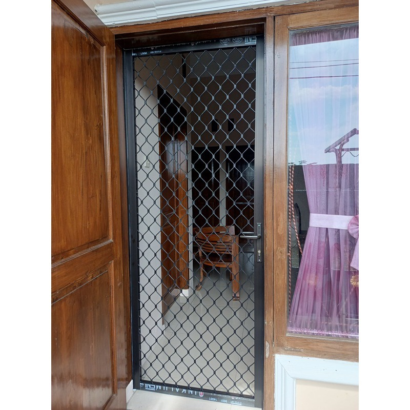 Teralis Pintu Kawat Nyamuk