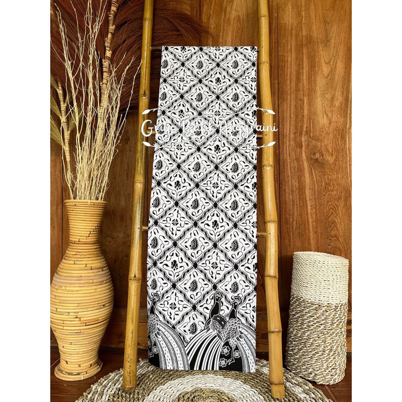 Kain Jarik Prada Lawasan Motif MERAK PUTIH