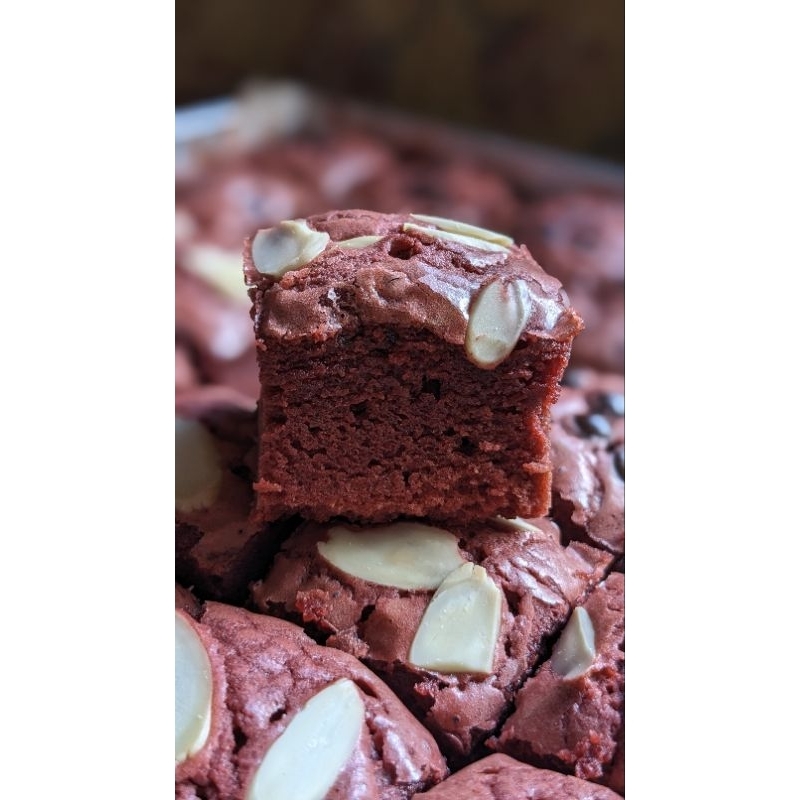 

fudgy brownies redvelvet20x20