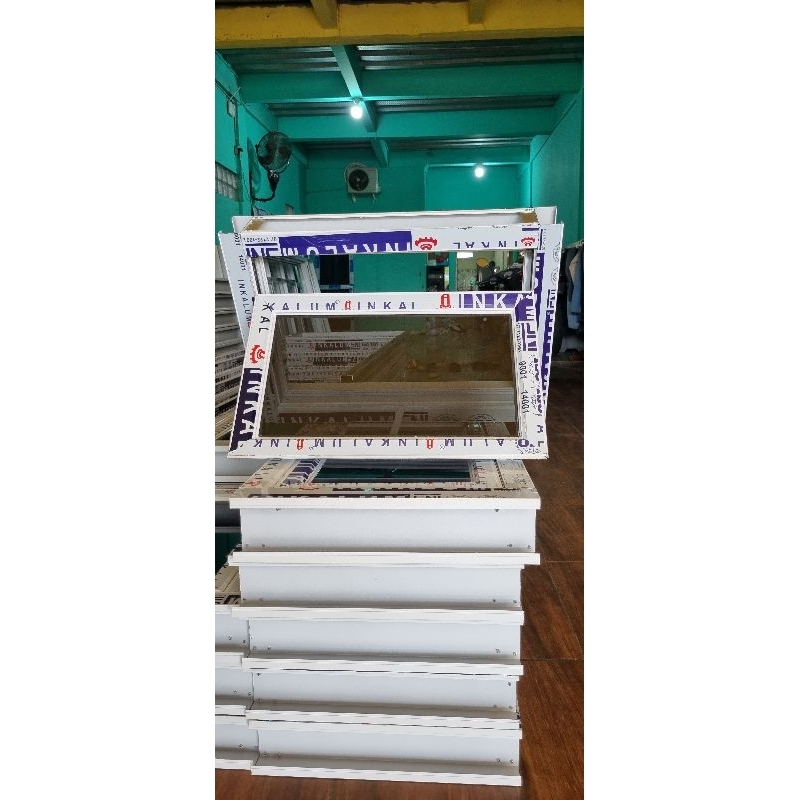 jendela ventilasi dapur premium