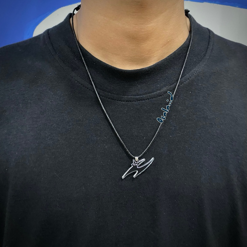 Kalung liontin Hindia Baskara doves