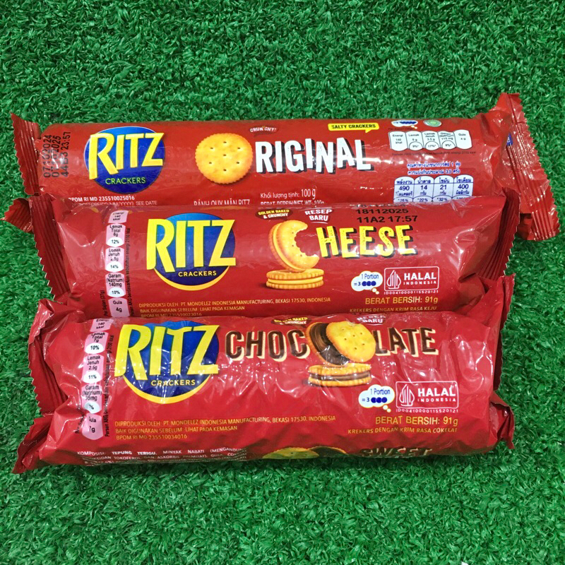 

Ritz Crackers & With Cream Krekers & Dengan Krim Lokal HALAL