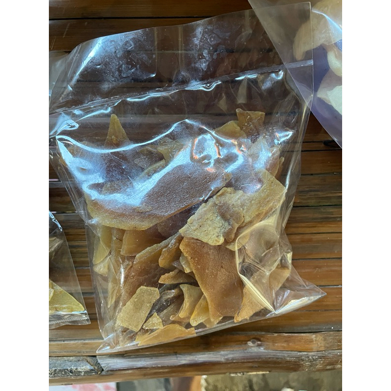 

Kerupuk rambak sapi mentah belum goreng