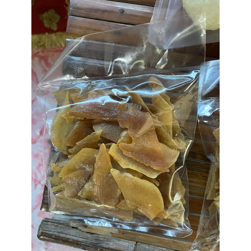 

kerupuk rambak mentah kerbau belum di masak