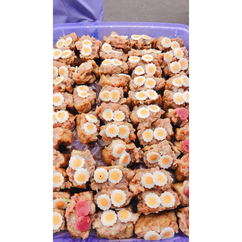 

Dimsum Ayam Pelangi (ISI 50 PCS)- Dimsum Warna-warni Topping Variasi + BONUS Chili Oil (Frozen Food)