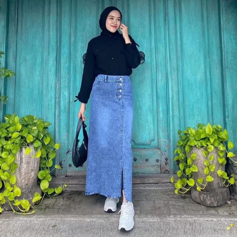 Rebecca Rok Sepan Kancing Depan Rok Jeans Wanita Kekinian