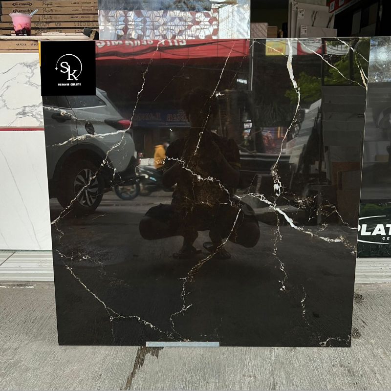 Granite 80x80 Busto Black | Infinity | Glazed Polished