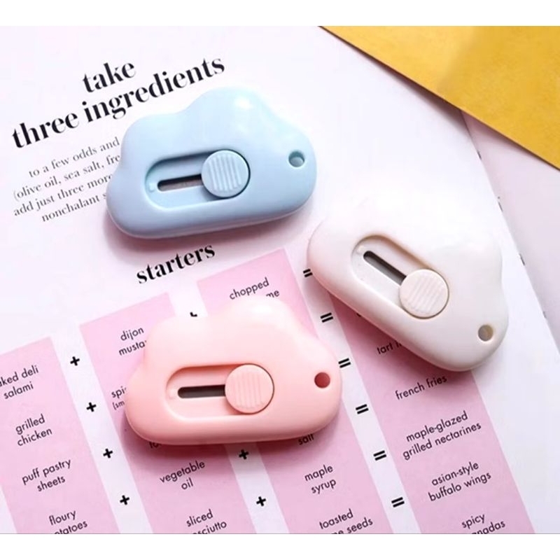 

Cutter Mini Portable Bentuk Oval Mini Cutter Polos Travel Kit