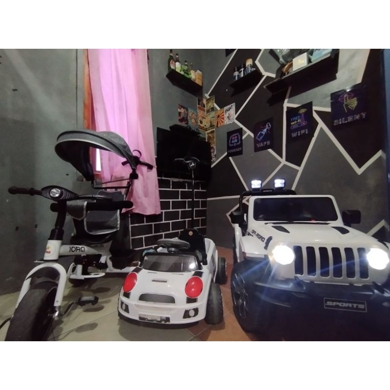 sepeda anak dan mobil aki