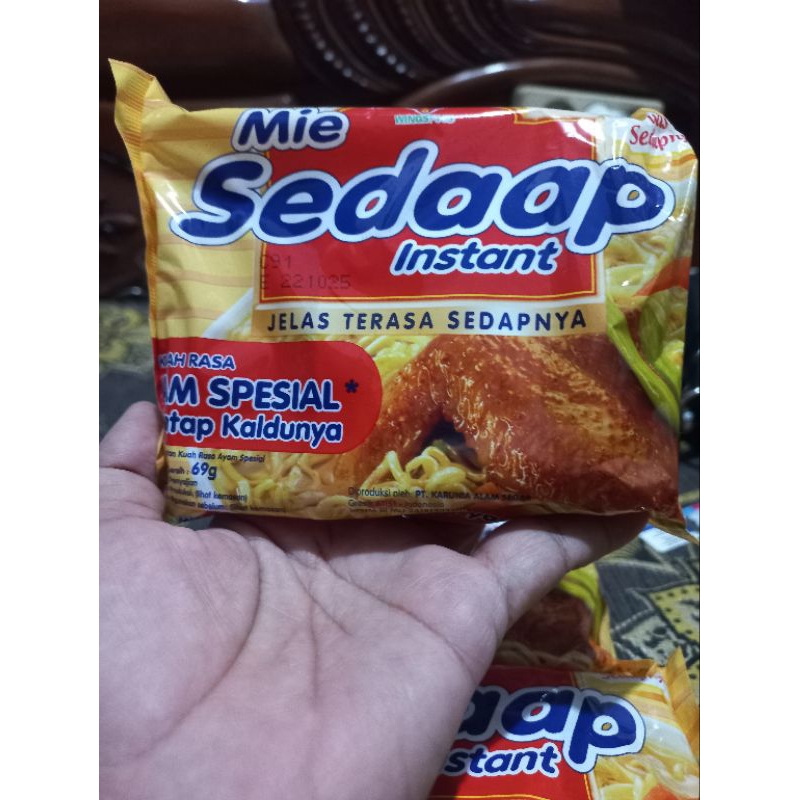

5 pcs ,mie sedap rasa kaldu ayam