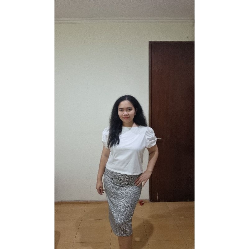 Rok motif abstrak merk executive size L original