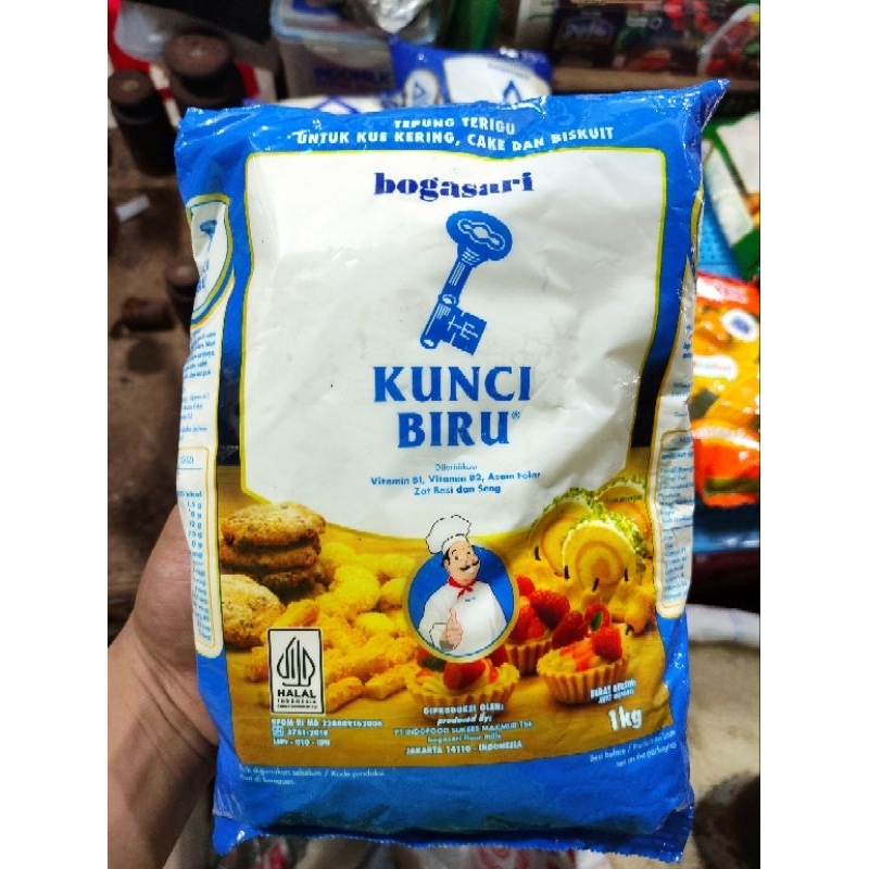 

Tepung Terigu 1kg Cap Kunci Biru Boga Sari Kue Kering Roti 1 kg