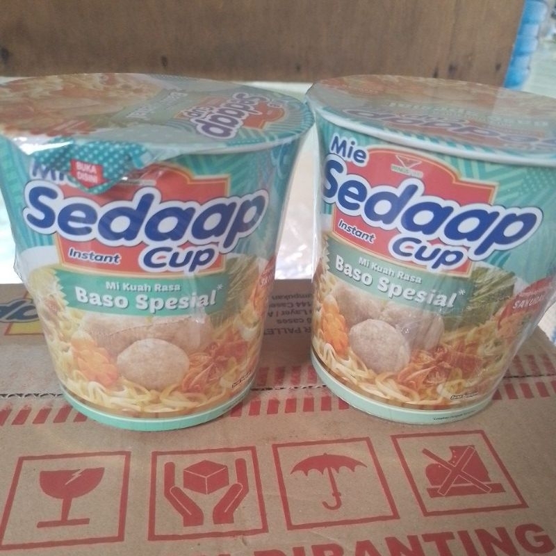 

mi instan sedaap cup ukuran besar