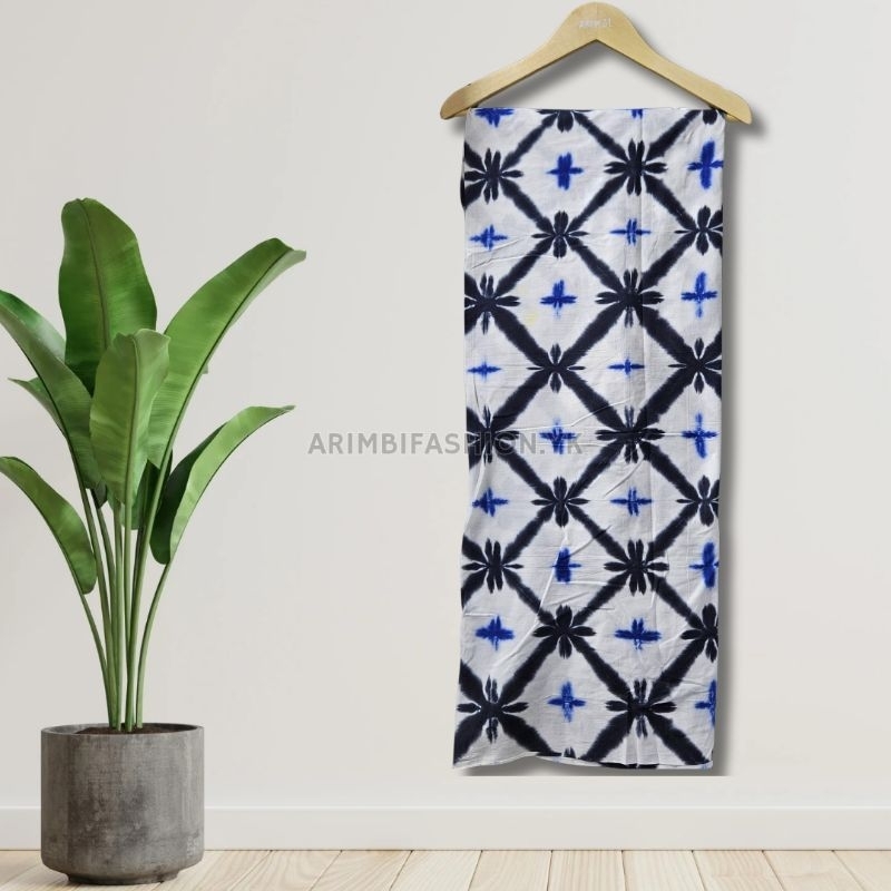 Kain Shibori Itajime || Uk 200cm × 115cm || Hitam Putih Biru A by Arimbifashion.yk