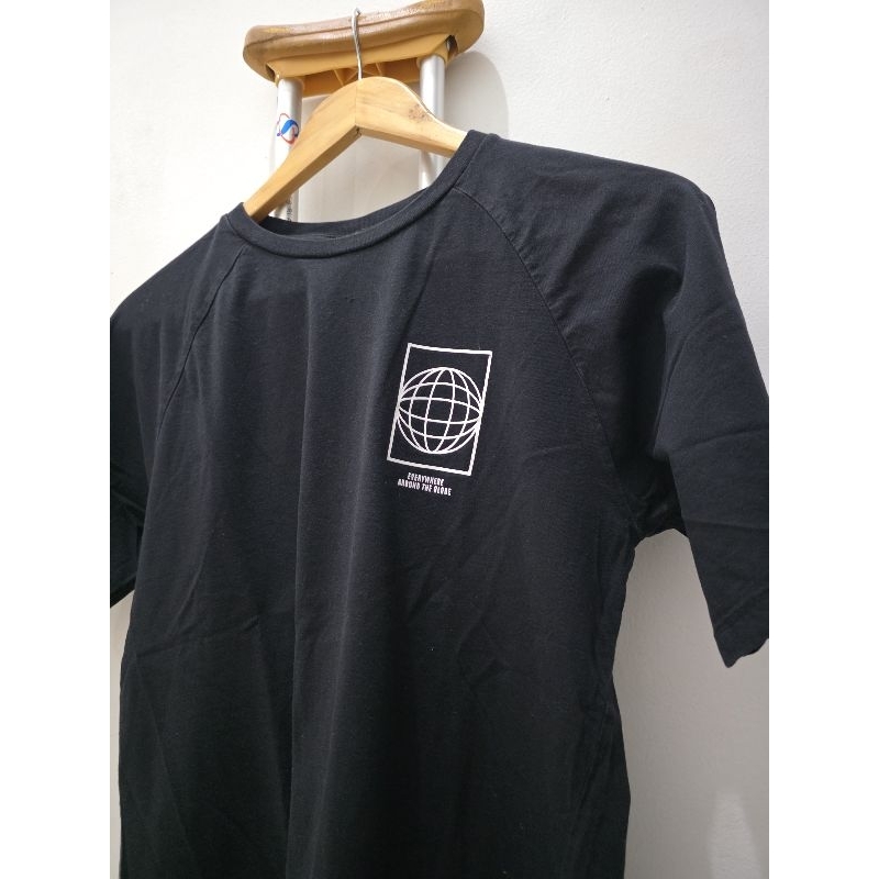 Zara Black T-Shirt Cotton. 100% original. Size S. baju kaos santai pria merek zara ukuran s. 2nd