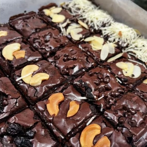 

SKAT BROWNIES CHOCOLATE 5 Topping
